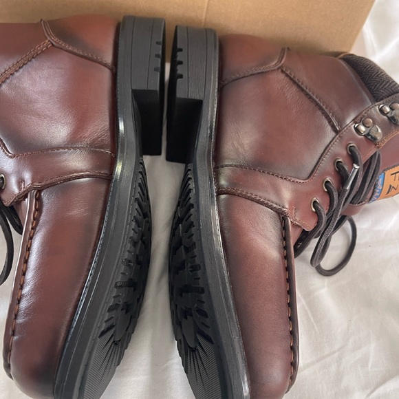 New in the box Arkbird boots - Picture 11 of 13